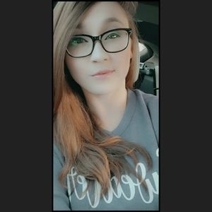 Meet your Posher, Chloe